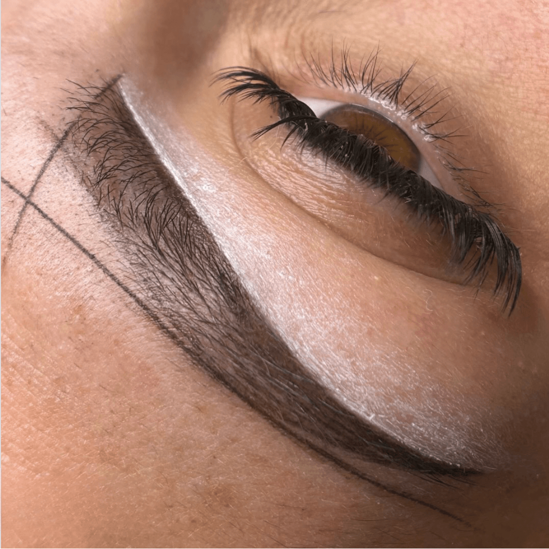 Diseño Realista de Cejas